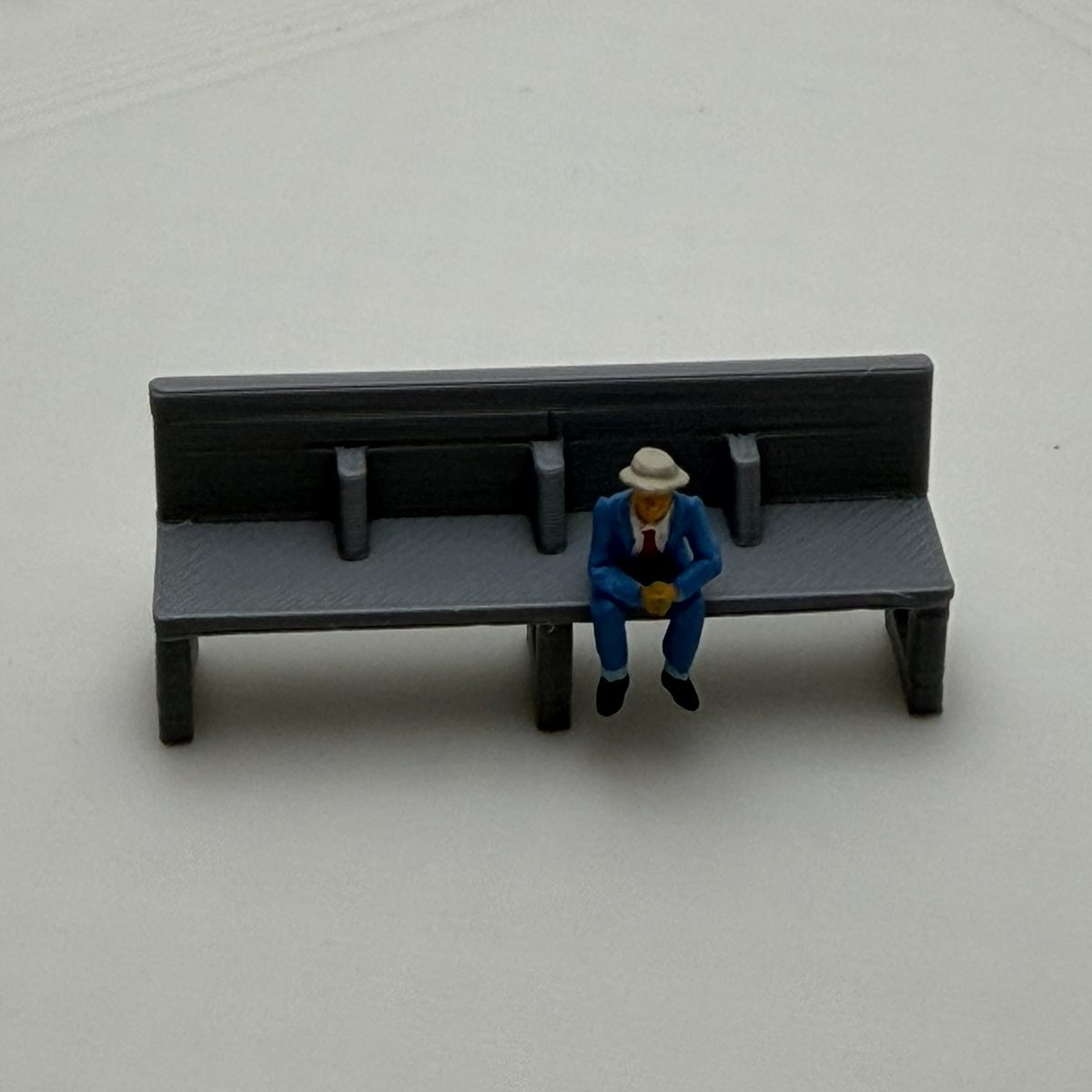 Modern Bench, 4-Seat, O Scale — photo 2