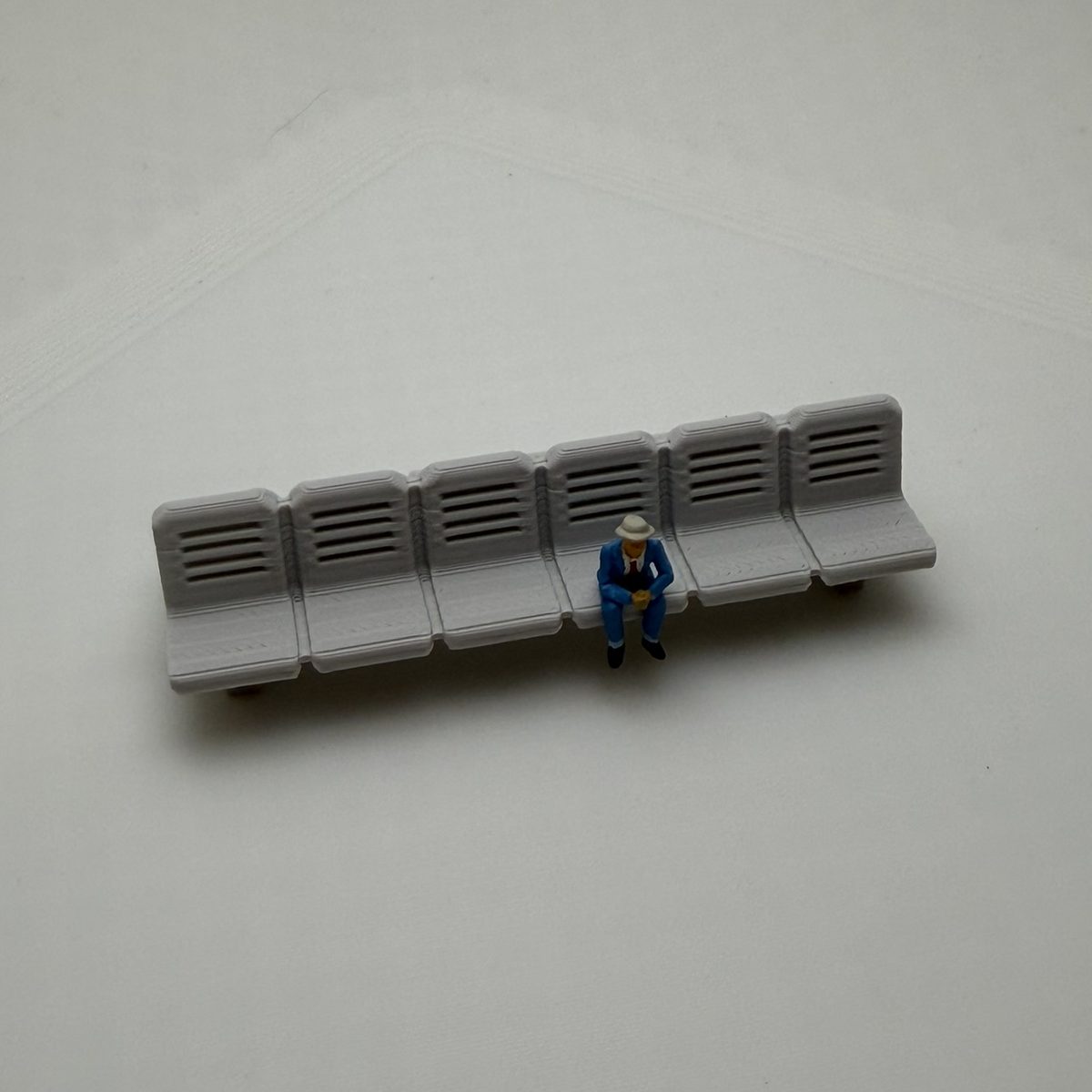 Modern Double Bench, 6+6 Seats, O Scale — photo 2