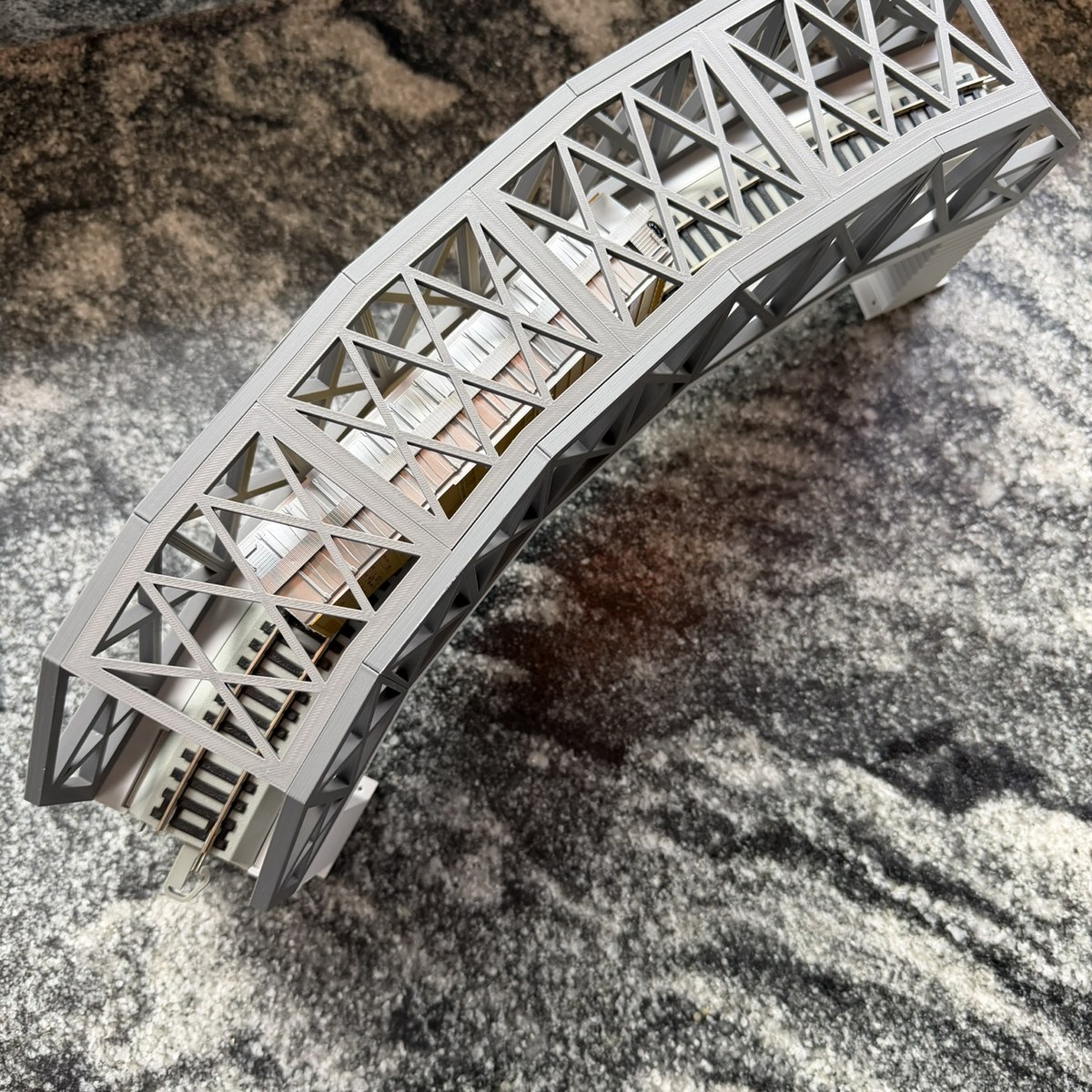 Modular Bridge, X-Beam Single Track Curved 22 in / 45°, for Bachmann E-Z Track — photo 4
