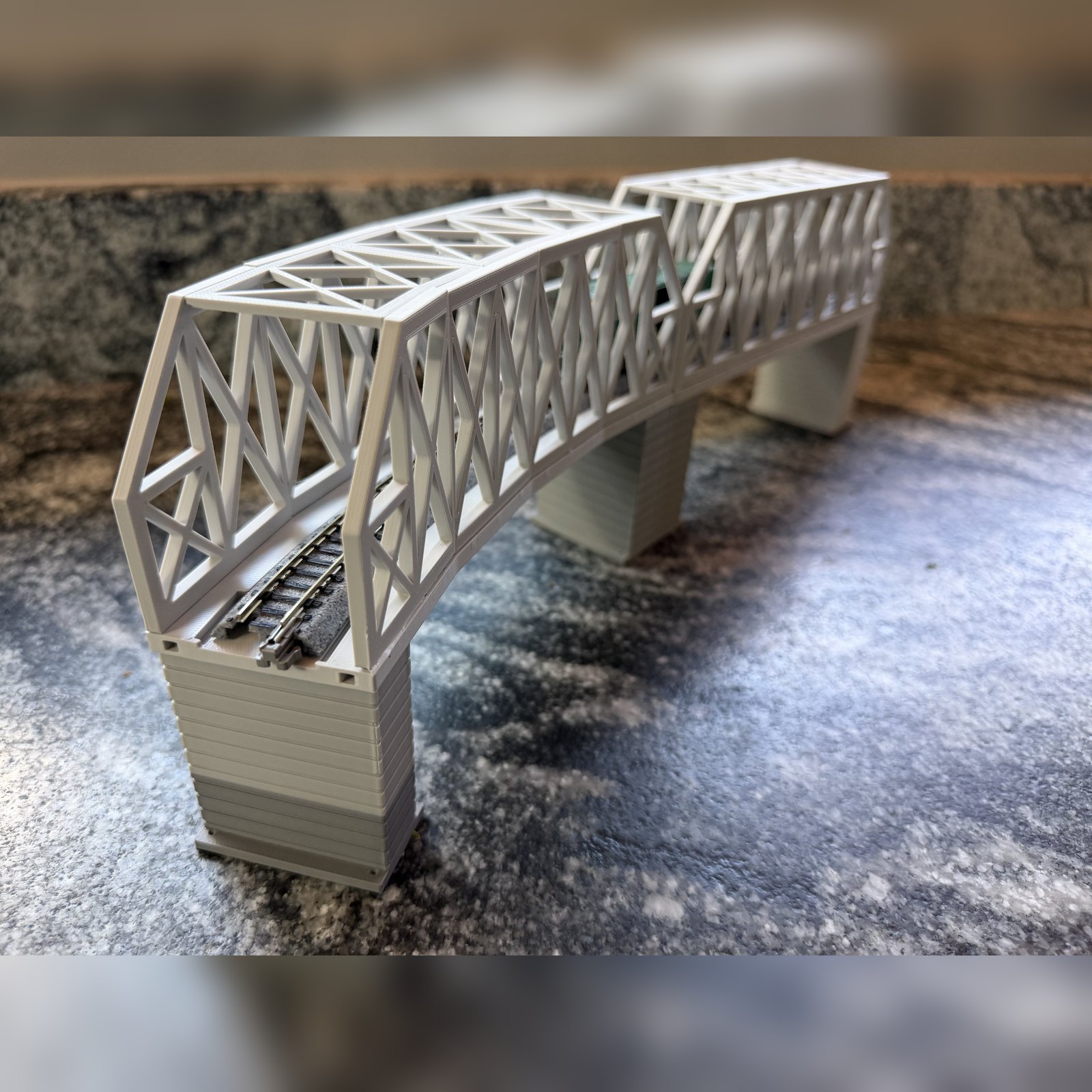 Modular Bridge Set, X-Beam Straight 186 mm + Curved R381 / 30°, for Kato Unitrack (N scale) - with 3 Pillars — photo 4