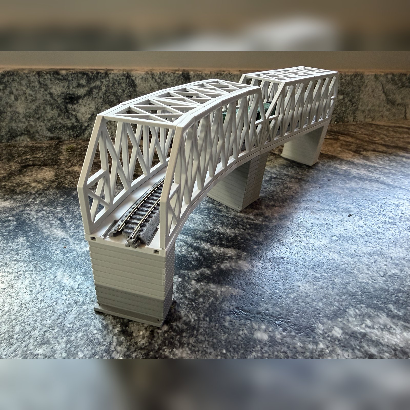 Modular Bridge, X-Beam Single Track Straight 186 mm, for Kato Unitrack (N scale) - with 2 Pillars — photo 5