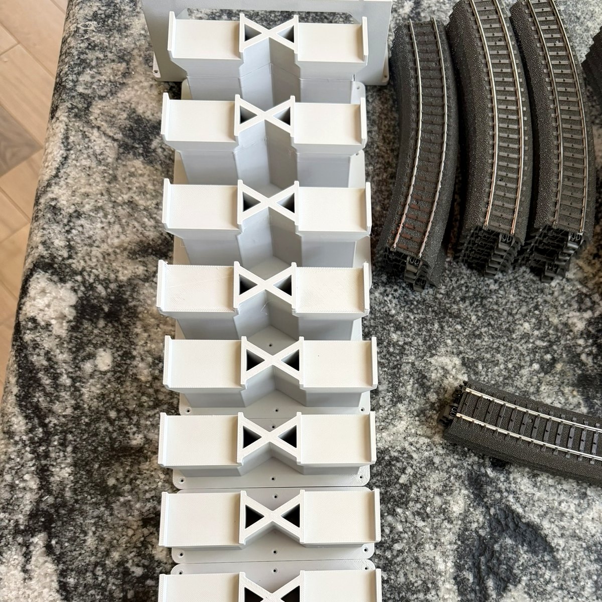 Pillar - Dual Track, X-Brace — photo 1