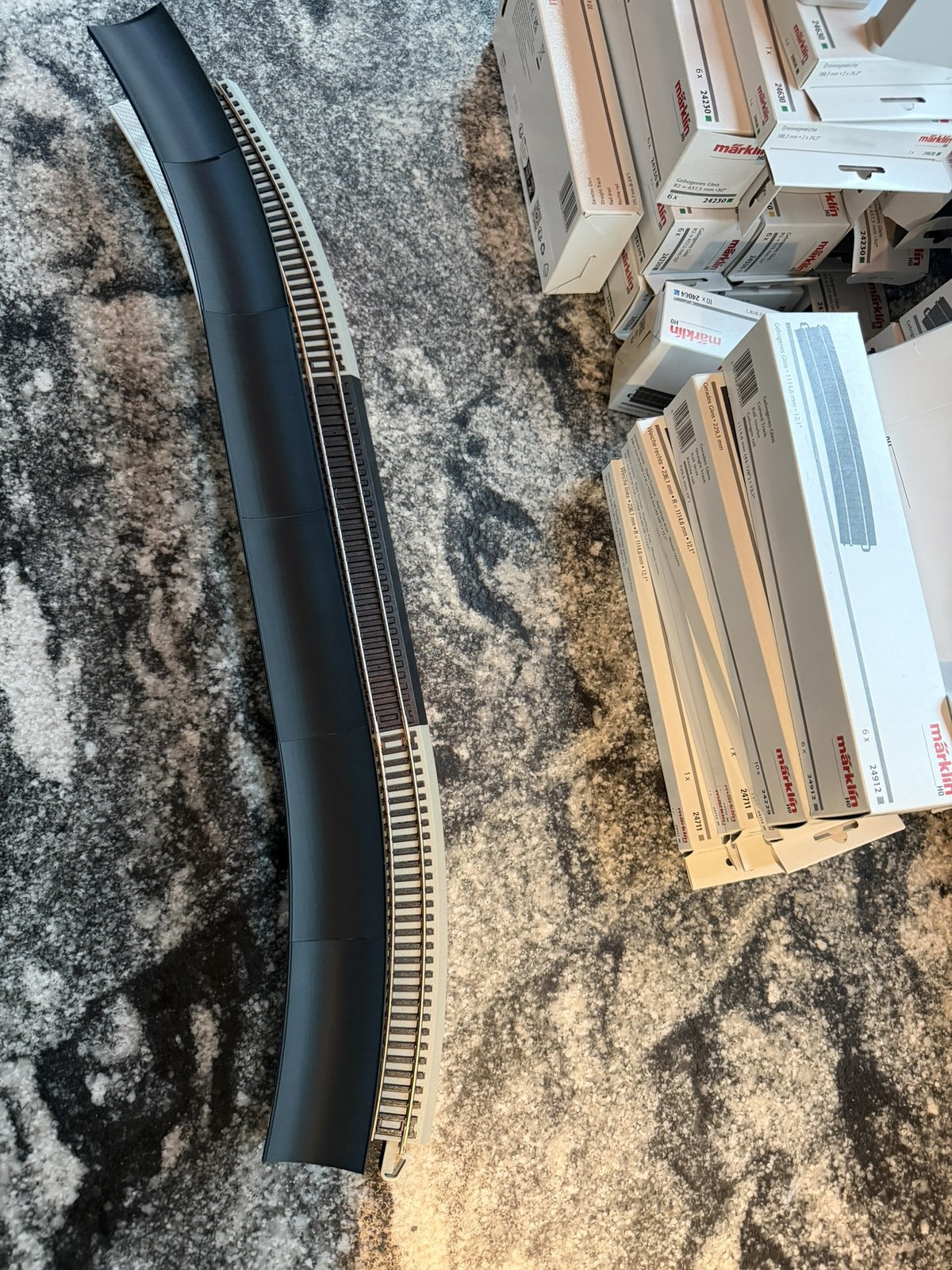 Real print: top view of the straight modular station on Bachmann E-Z Track