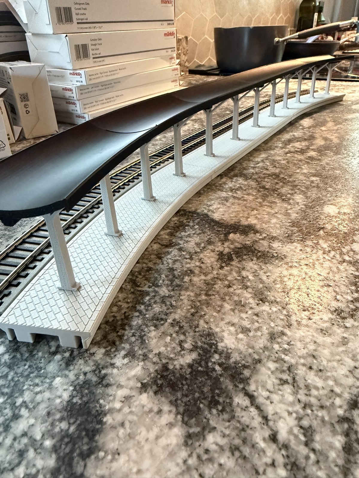 Real print: multi-module modular station assembly along Bachmann E-Z Track