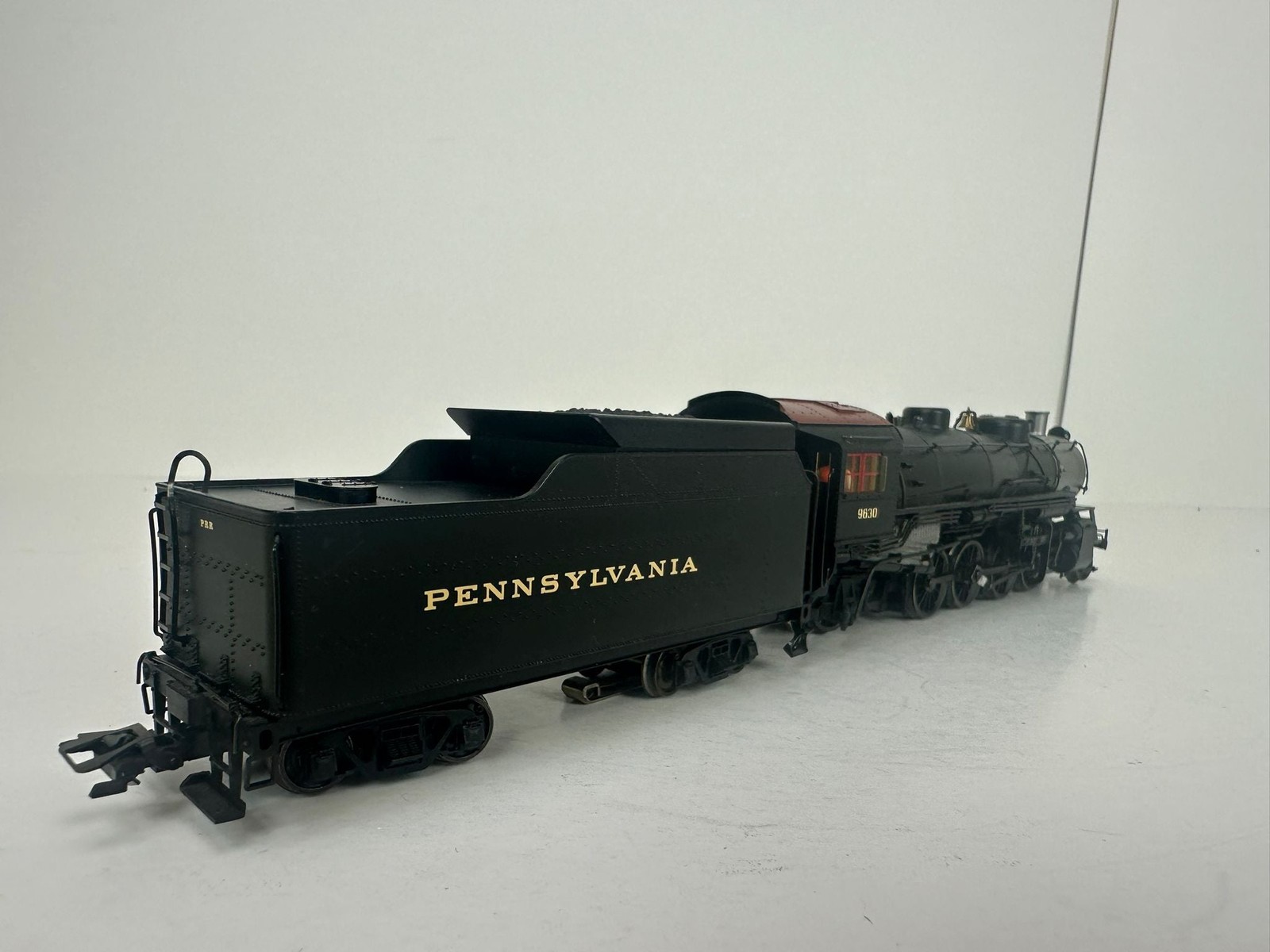 Trix 22802 - Light Mikado 2-8-2 Steam Locomotive with Tender (for Märklin AC) — photo 2